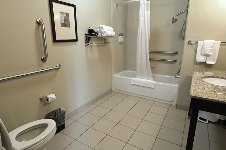 Room 21 of 34