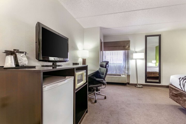 Room 28 of 43