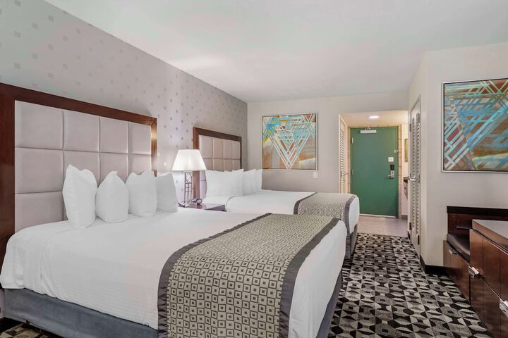 Room 27 of 43