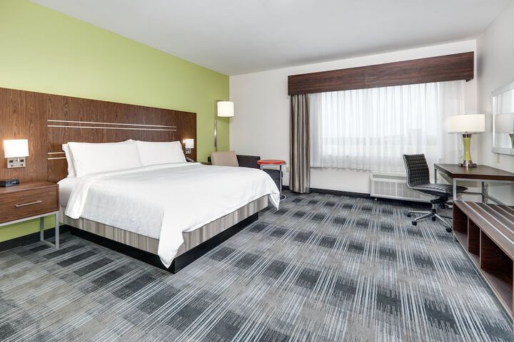Holiday Inn Express & Suites Dallas NW - Farmers Branch by IHG