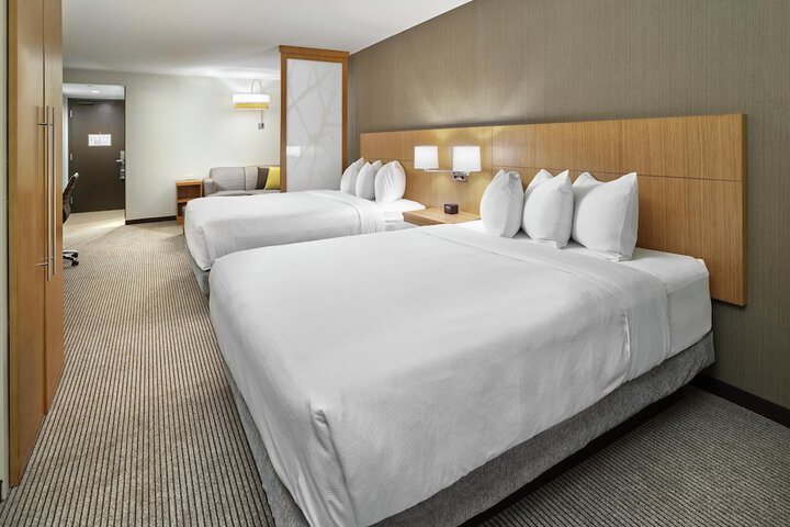 DoubleTree by Hilton Edmonton Downtown
