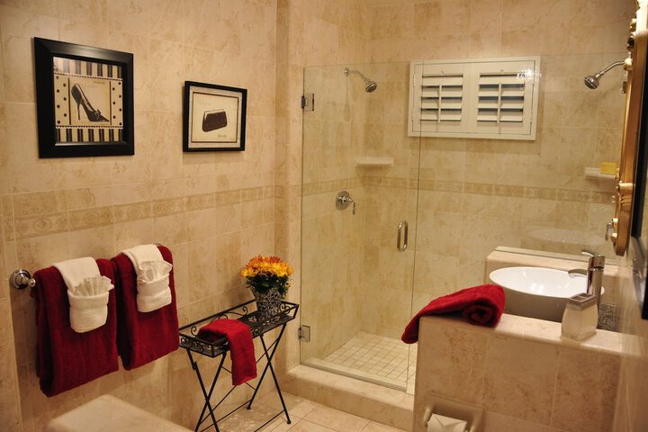 Room 47 of 221