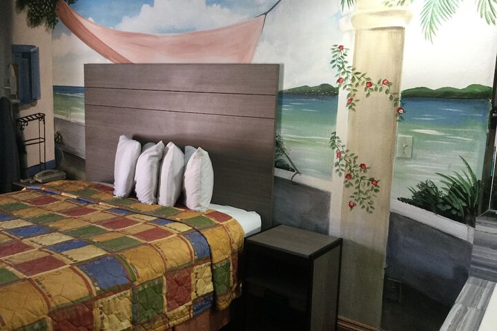 Room 27 of 37