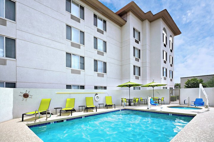Pool 2 of 16