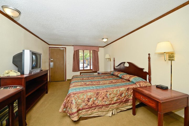Room 12 of 18