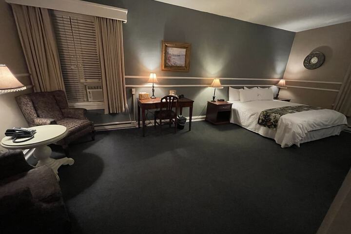 Room 23 of 32