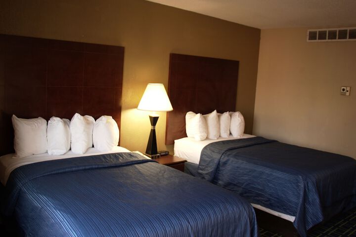 Room 9 of 15