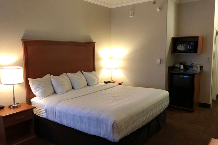 Room 16 of 40