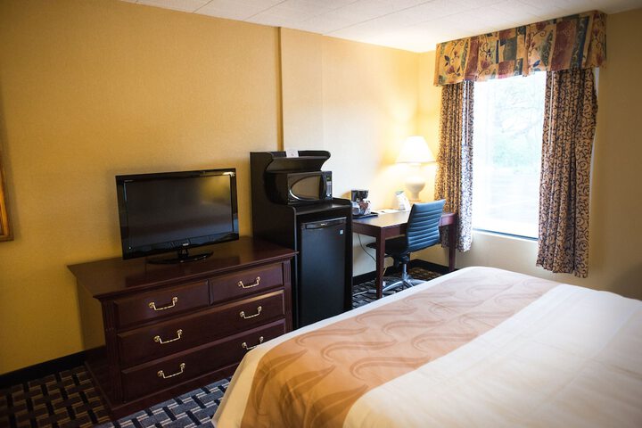Room 32 of 59