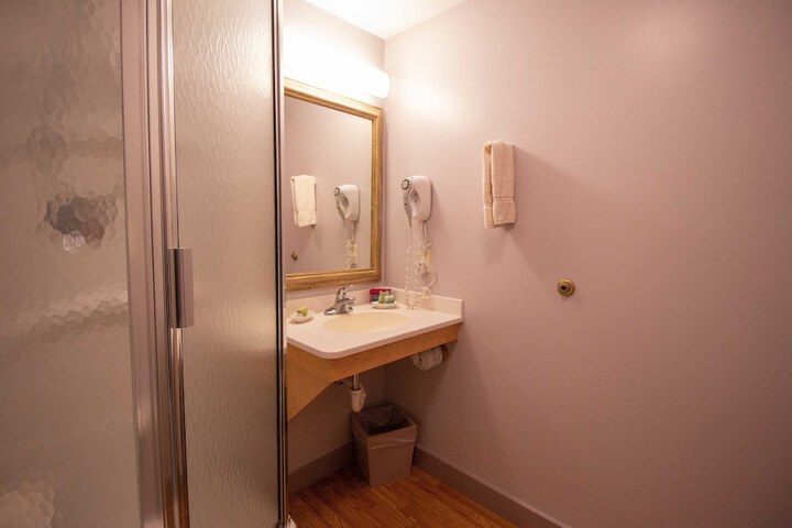 Room 20 of 77