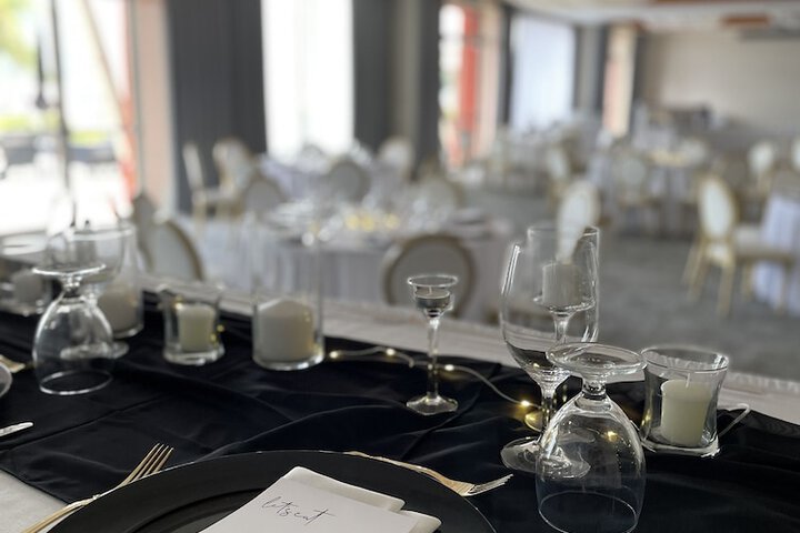 Ballroom/Hall 78 of 102