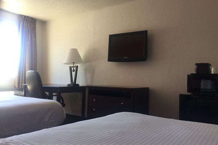 Room 13 of 34