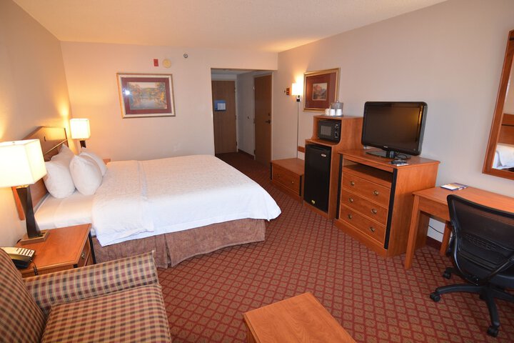 Room 9 of 18