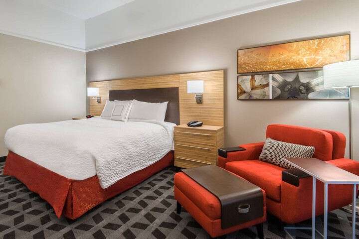 Room 33 of 42