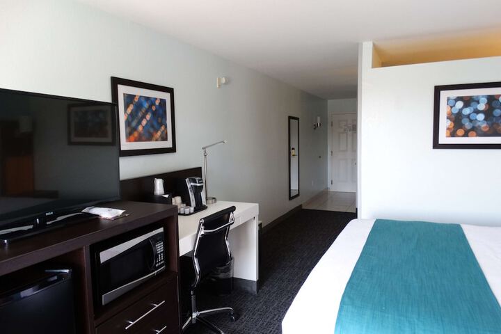 Room 16 of 32