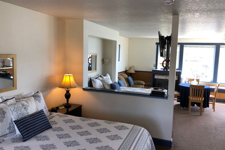 Room 32 of 77