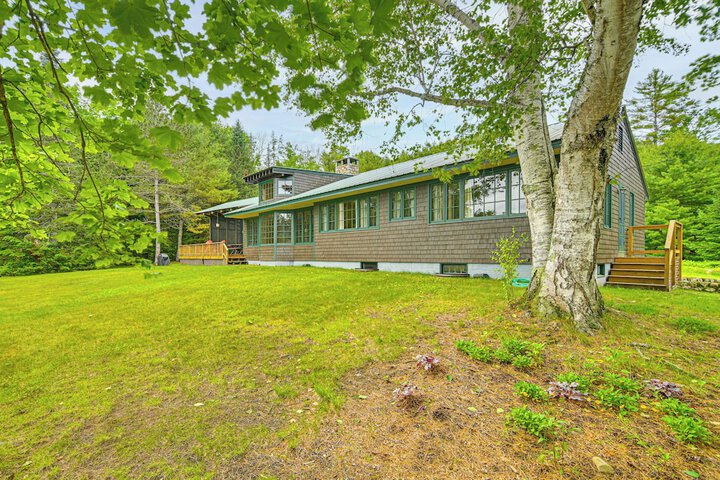 Lakefront Escape w / Deck & Kayaks in Lovell!