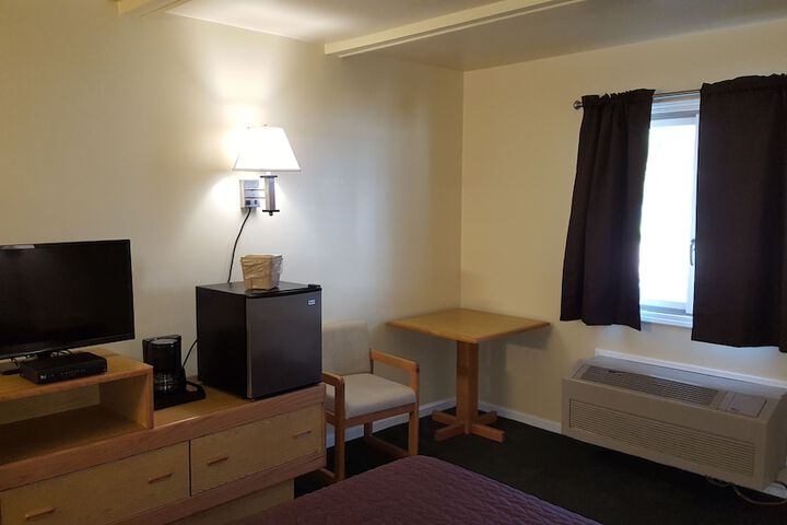 Captains Quarters Motel