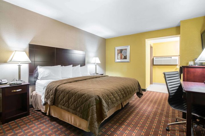 Room 21 of 34