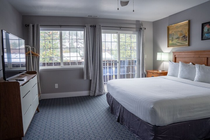 Blue Elk Inn