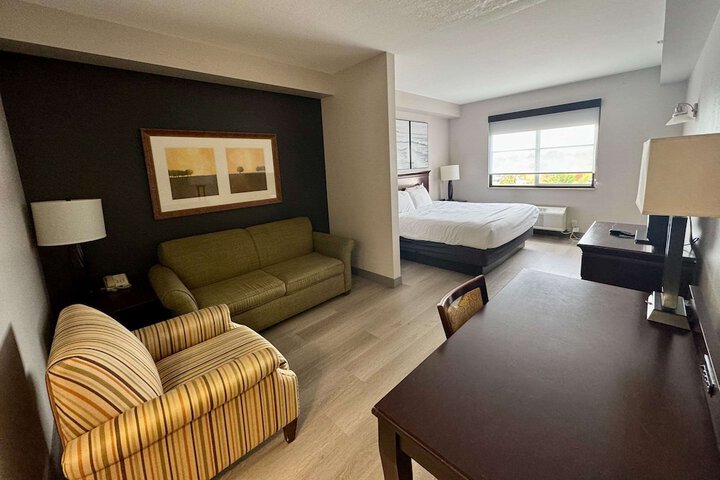Room 8 of 23