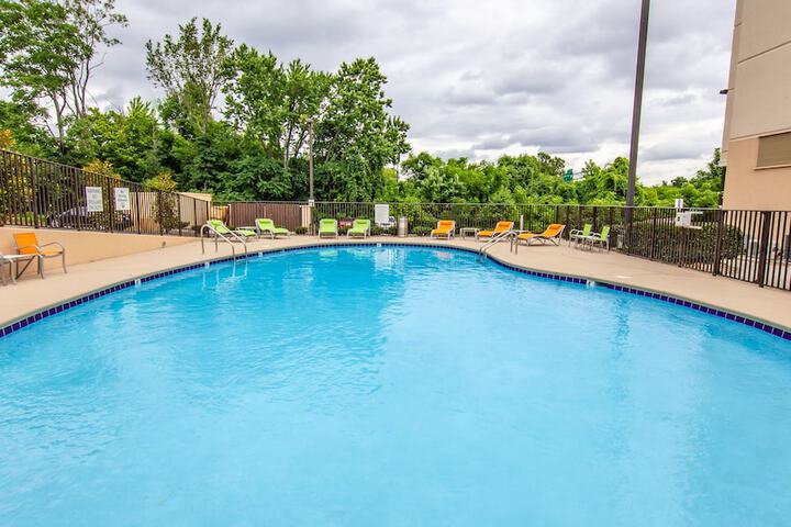 Pool 8 of 44