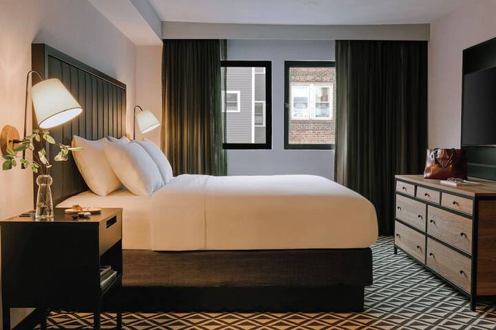 Room 16 of 46