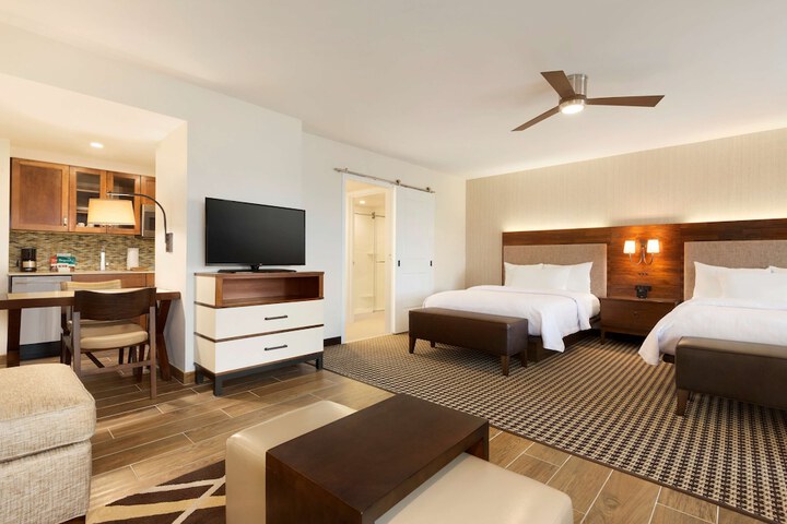 Room 27 of 42