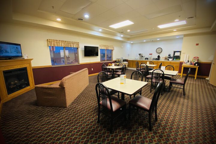 Herington Inn & Suites