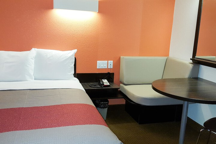 Room 21 of 30