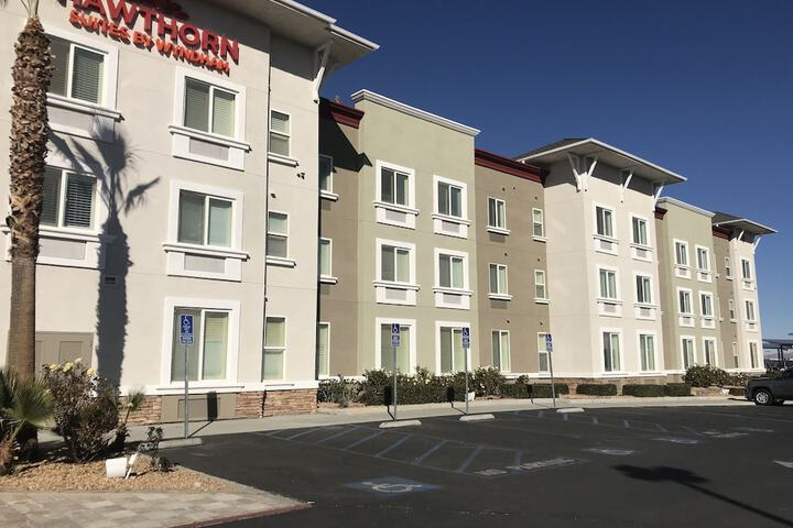 Hawthorn Suites by Wyndham Victorville