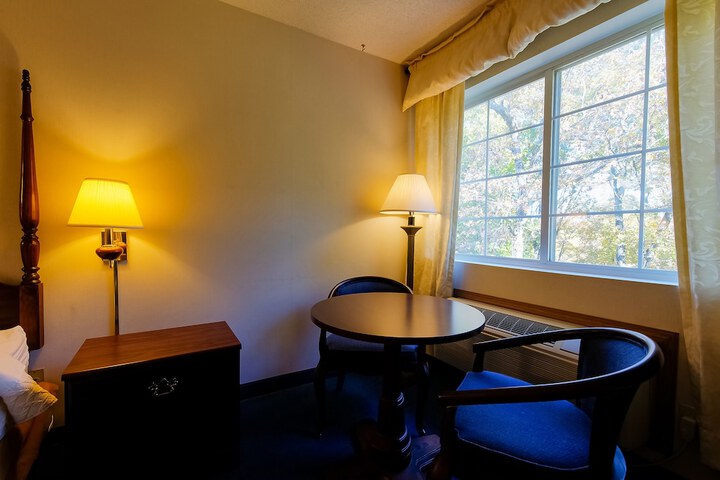 Room 25 of 111