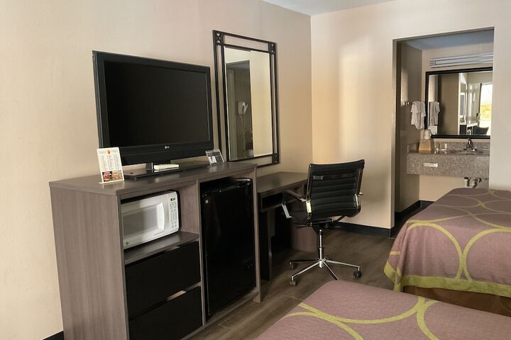 Super 8 by Wyndham Chattanooga / East Ridge