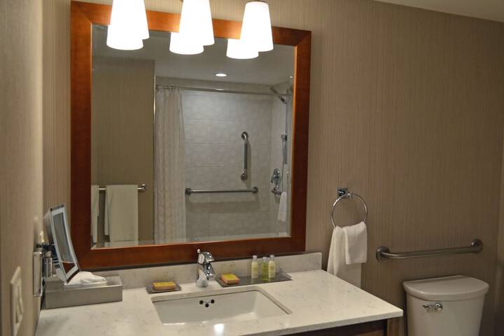 DoubleTree Fallsview Resort & Spa by Hilton Niagara Falls