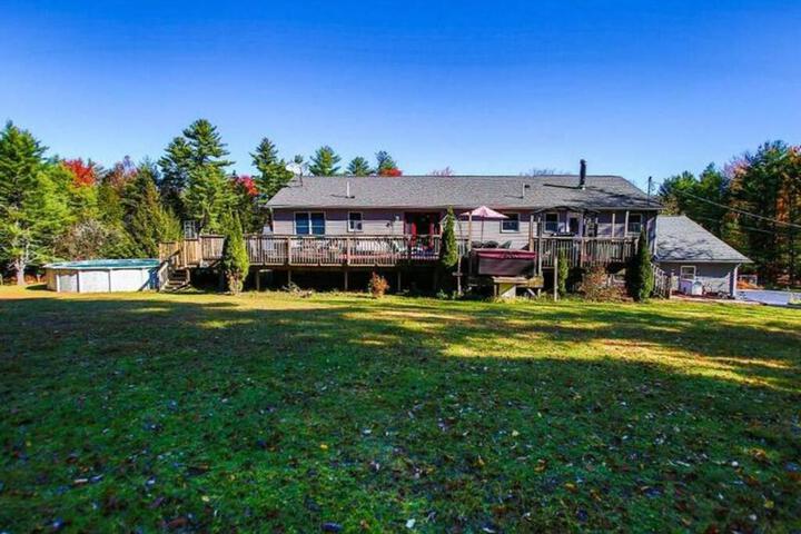 Southwoods Mountain Estate -private mansion pool, hottub+ 15 acres