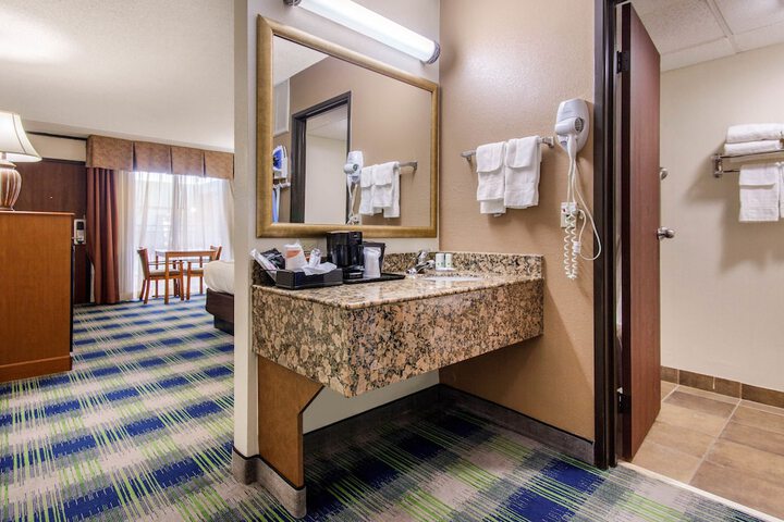Room 19 of 25