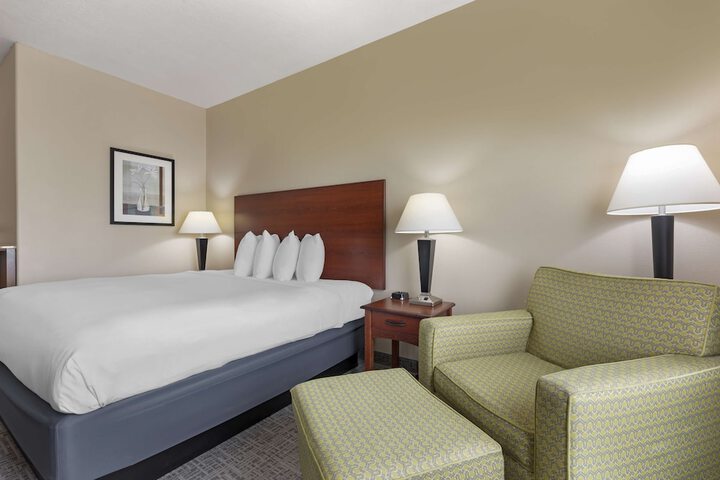 Best Western Franklin Town Center Hotel & Suites