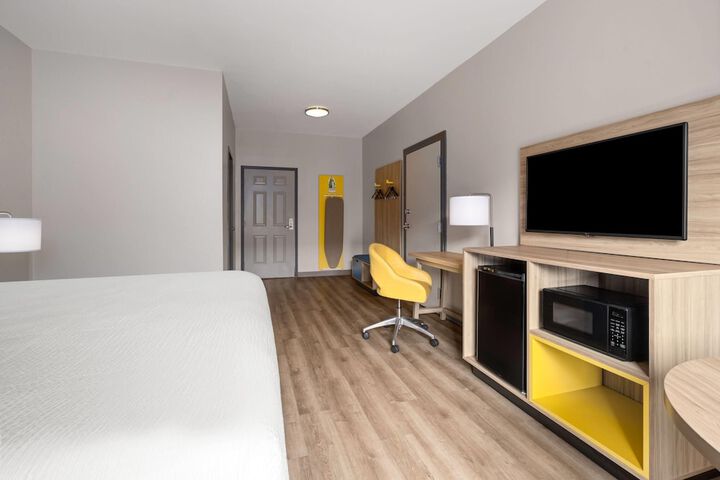 Days Inn by Wyndham Anderson