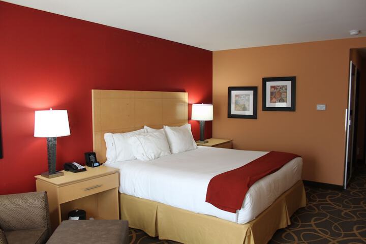 Room 12 of 21
