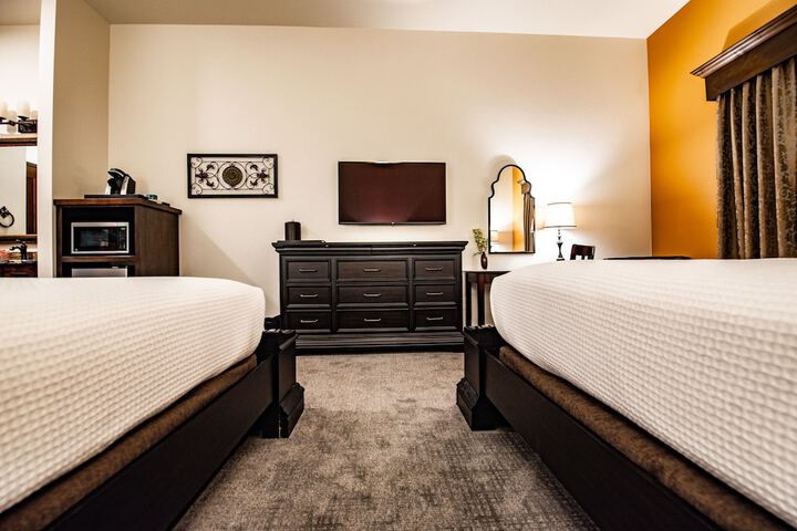 Elk Country Inn
