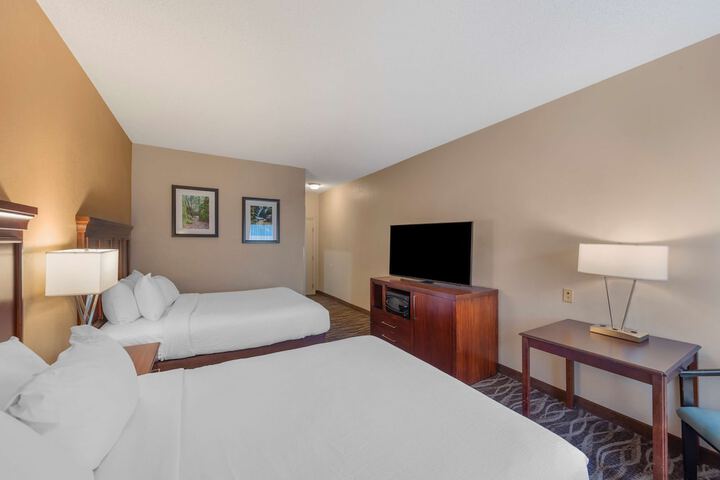 Room 32 of 41