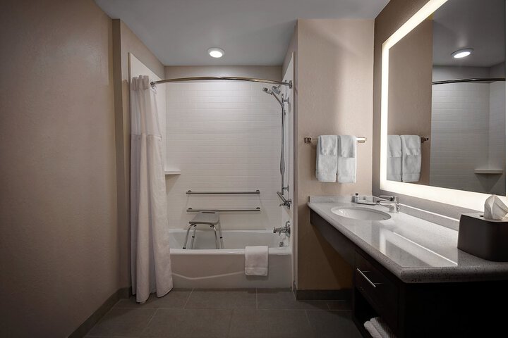 Staybridge Suites Holland by IHG