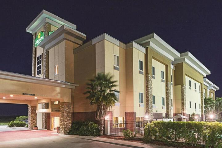 La Quinta Inn & Suites by Wyndham Mathis