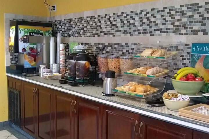 Breakfast/Coffee Service 48 of 50
