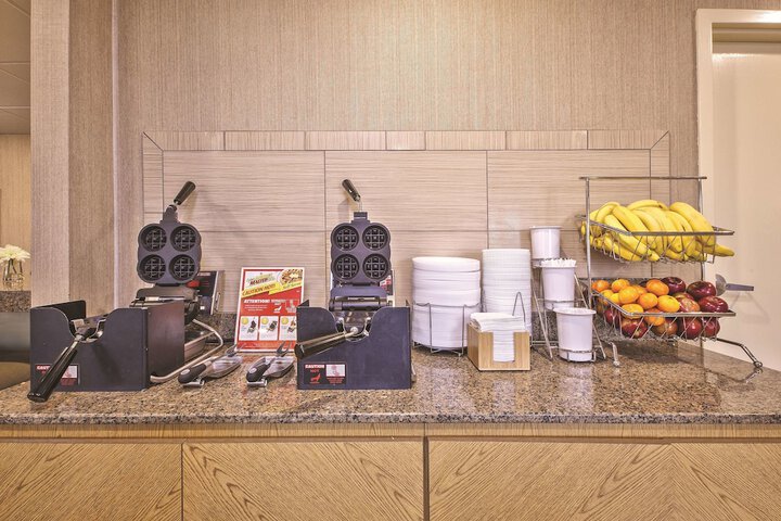 Breakfast/Coffee Service 29 of 32