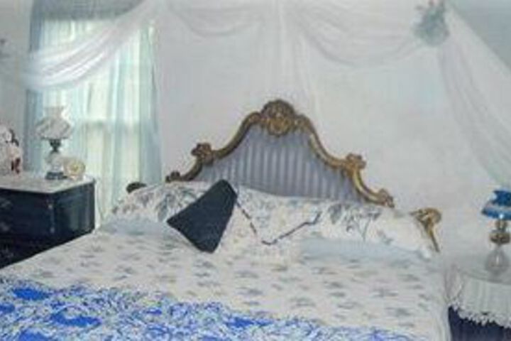 Lamplight Inn