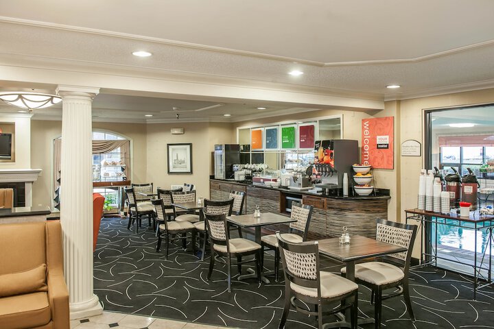 Breakfast/Coffee Service 41 of 43