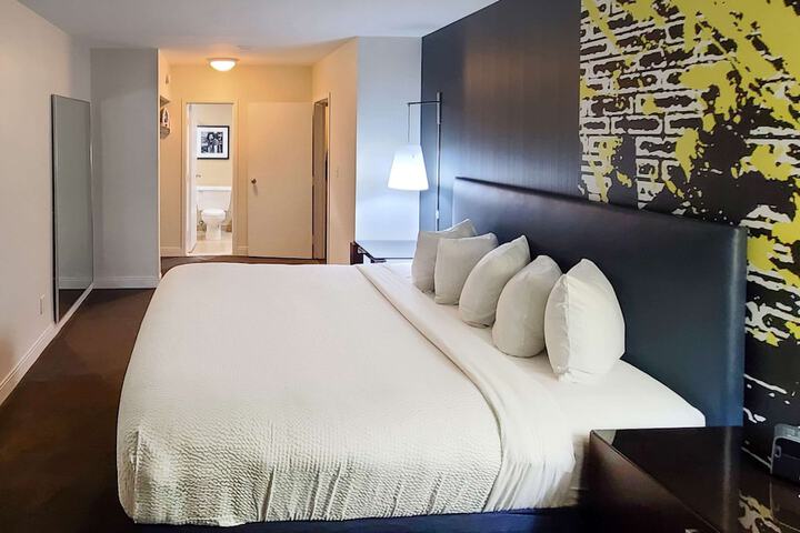 Room 54 of 69