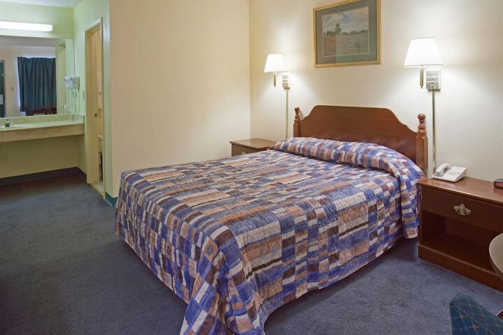 Room 25 of 29