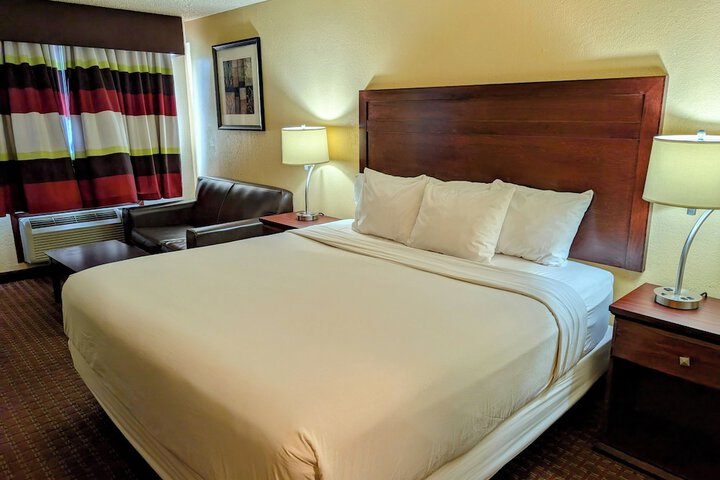 Room 35 of 48